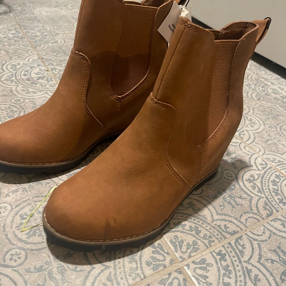 Universal thread from Target boots. - Picture 4 of 4